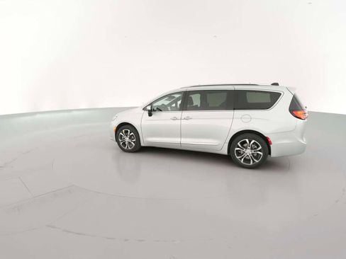 New 2026 Chrysler Pacifica Pinnacle image 7