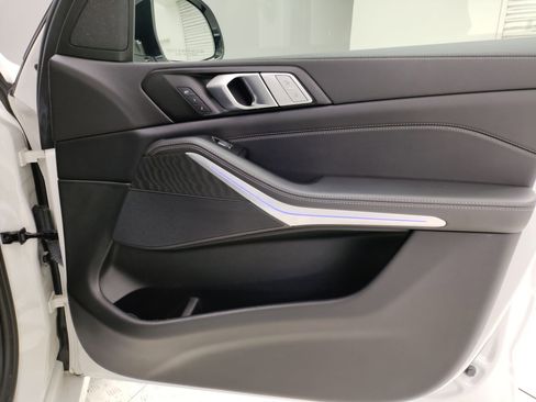Used 2022 BMW X7 xDrive40i w/ Cold Weather Package image 33