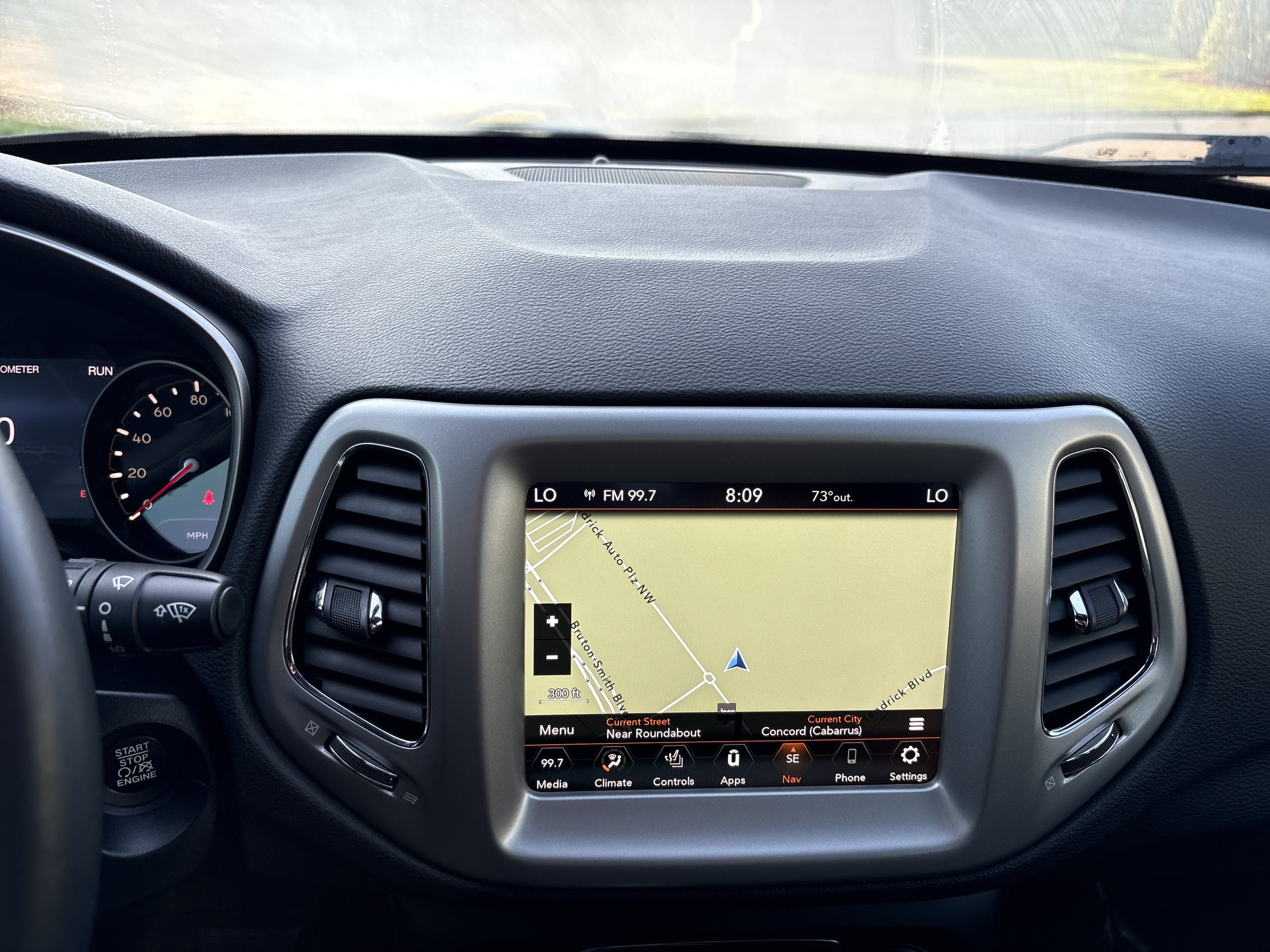 Used 2021 Jeep Compass Latitude FWD image 30