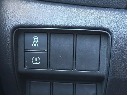 Used 2018 Honda CR-V LX image 34