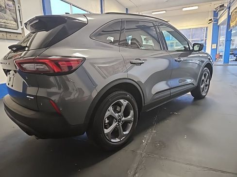 Used 2025 Ford Escape ST-Line image 5
