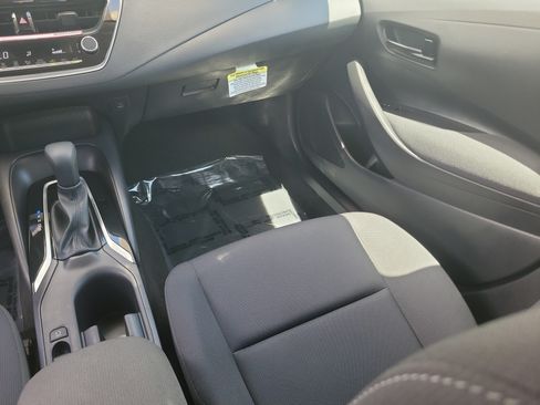 Certified 2025 Toyota Corolla LE FWD image 18