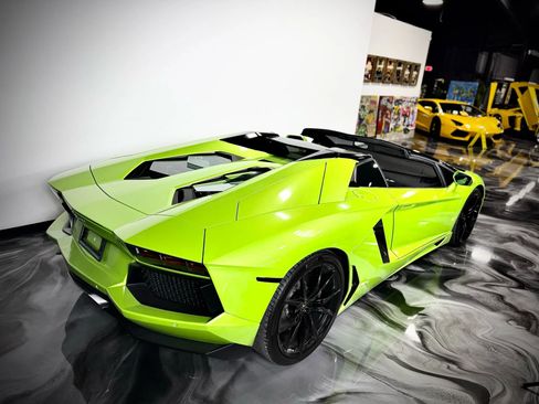 Used 2015 Lamborghini Aventador LP 700-4 image 14