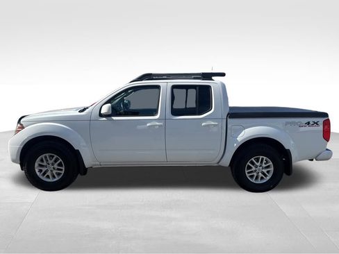 Used 2011 Nissan Frontier PRO-4X w/ Pro-4x Luxury Pkg image 2