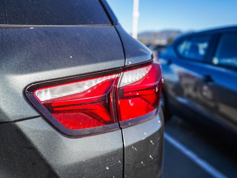 Used 2019 Chevrolet Blazer LT image 9