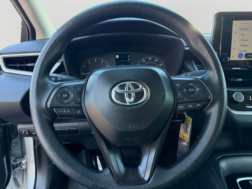 Used 2025 Toyota Corolla LE FWD image 18