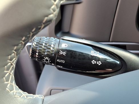 Certified 2025 Hyundai Elantra Sport image 26