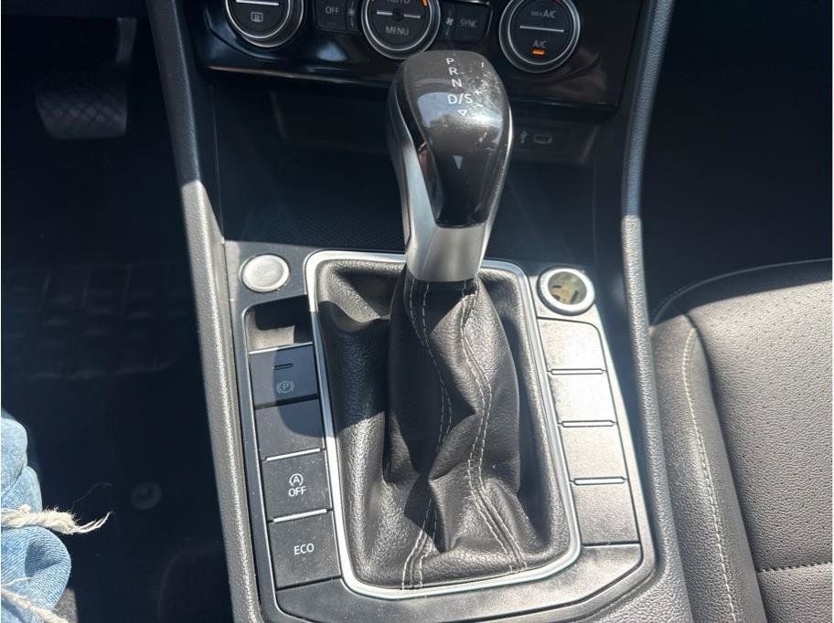 Used 2024 Volkswagen Jetta SE FWD image 22