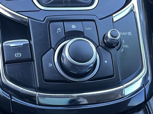 Used 2018 MAZDA CX-9 Touring image 41
