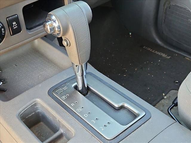 Used 2013 Nissan Frontier SV AWD/4WD image 15