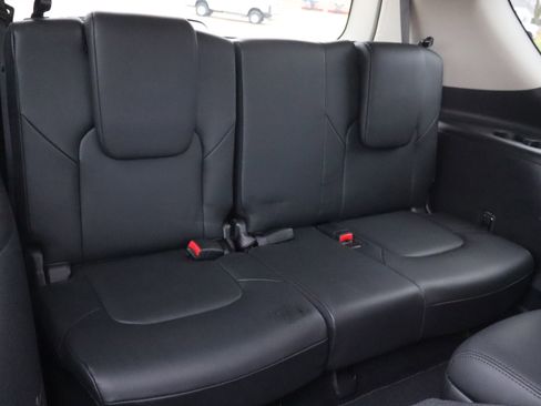 Used 2024 Nissan Armada SL w/ Captain's Chairs Package image 12
