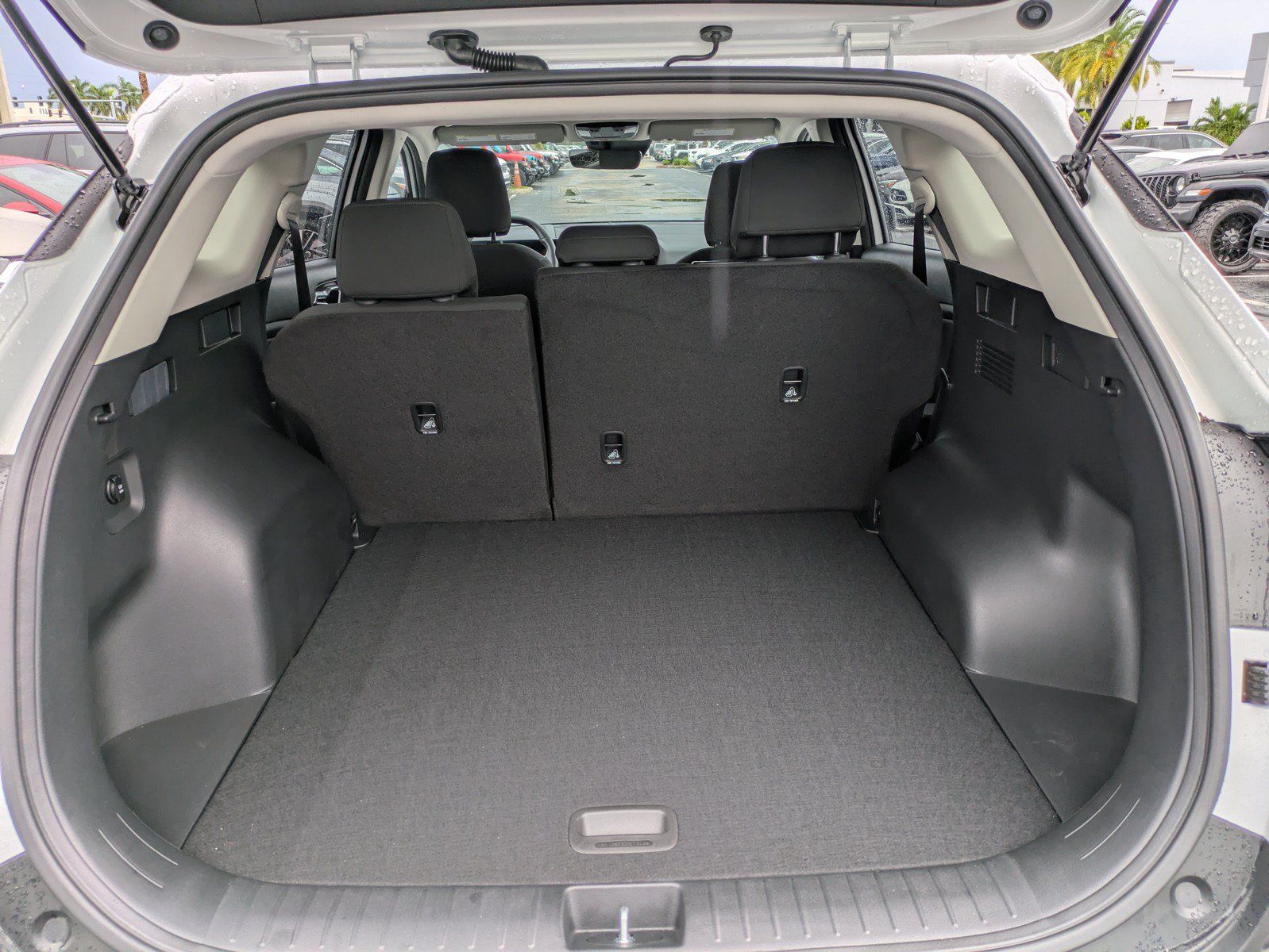 Certified 2026 Kia Sportage LX FWD image 9