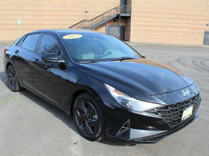 Used 2022 Hyundai Elantra SEL w/ Preferred Accessory Package