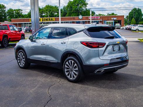 Used 2023 Chevrolet Blazer Premier FWD image 5
