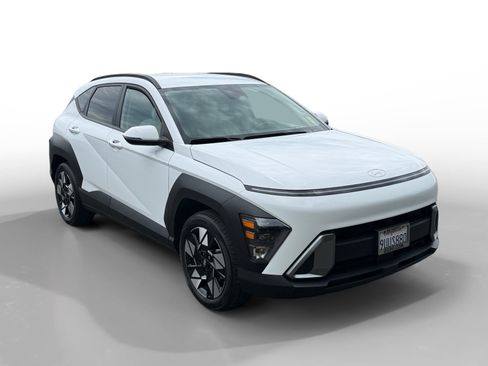 Used 2025 Hyundai Kona SEL FWD image 7