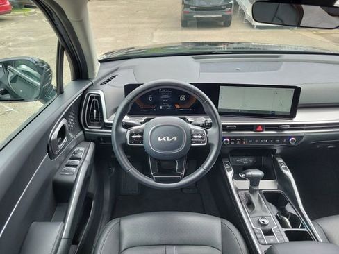 Used 2025 Kia Sorento S FWD image 28