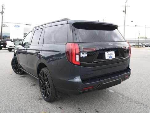 New 2026 Ford Expedition Platinum w/ Stealth Performance Package AWD/4WD image 8