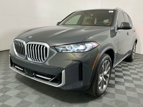 New 2026 BMW X5 xDrive50e w/ Executive Package AWD/4WD image 2