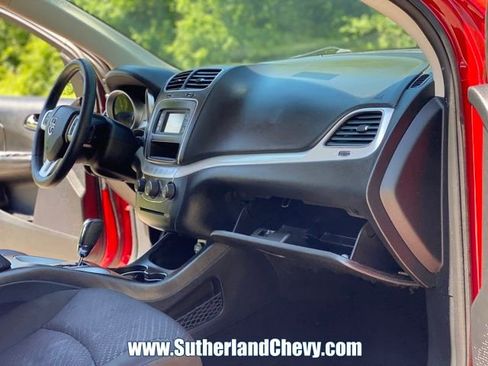 Used 2019 Dodge Journey SE w/ Connectivity Group FWD image 16