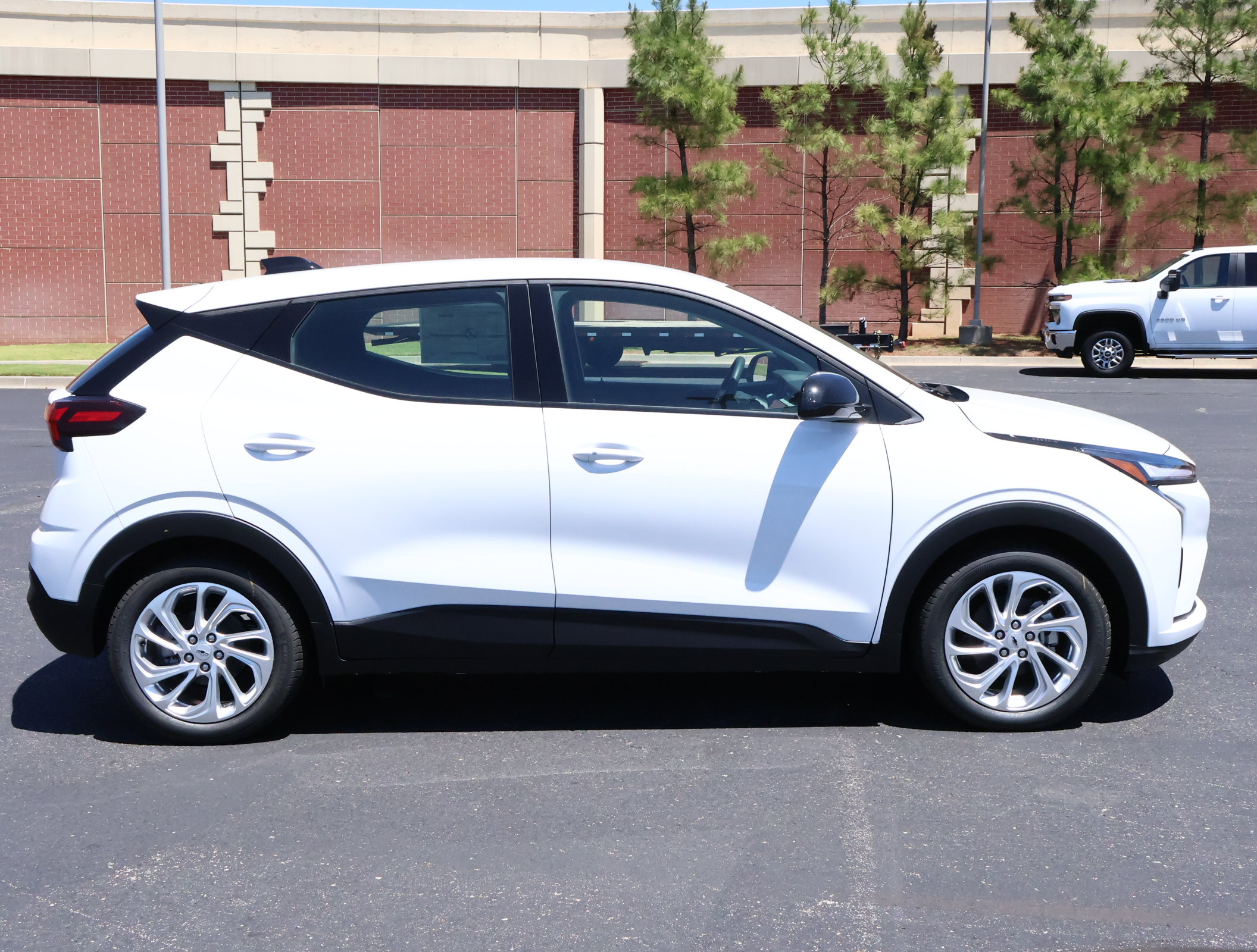 New 2027 Chevrolet Bolt LT FWD image 27
