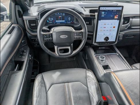 Used 2024 Ford Expedition Max Platinum RWD image 8