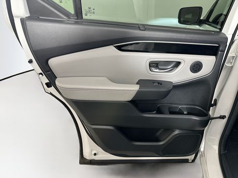 Used 2025 Honda Pilot Touring image 27