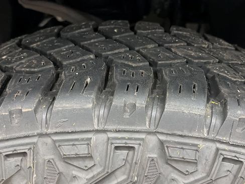 Used 2024 GMC Sierra 1500 AT4X image 30