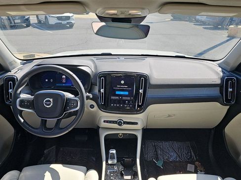 Used 2025 Volvo XC40 B5 Ultra w/ Climate Package AWD/4WD image 8