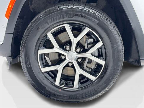 Used 2024 Jeep Grand Cherokee L Limited w/ Luxury Tech Group II image 59