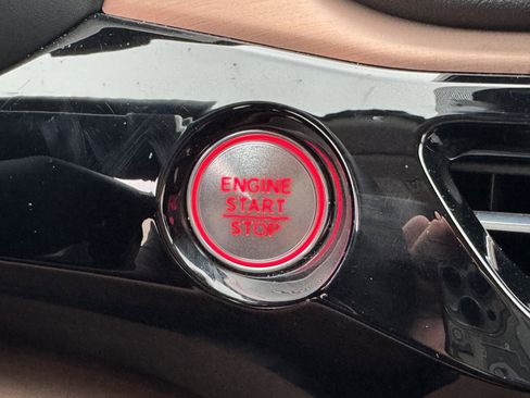 Used 2025 Acura MDX SH-AWD w/ Technology Package image 24