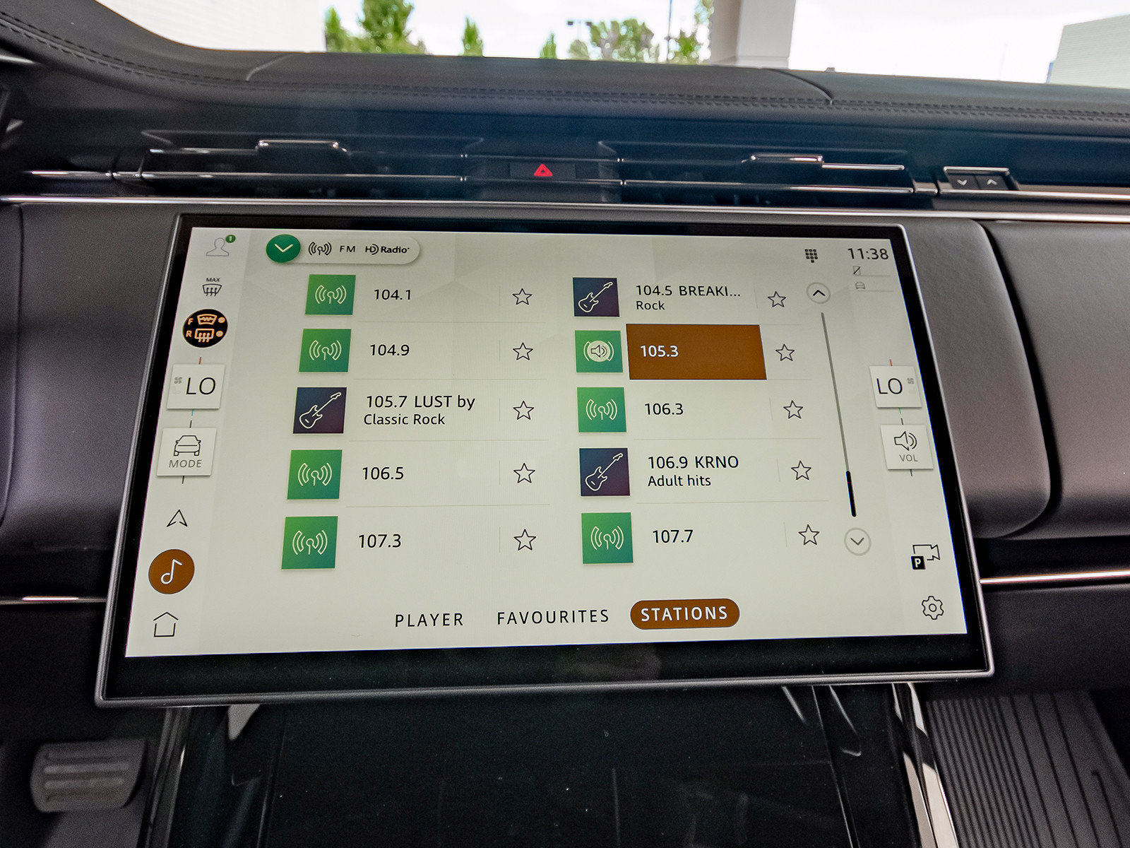 New 2026 Land Rover Range Rover Sport SE AWD/4WD image 19