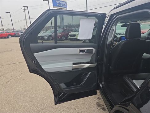 Certified 2022 Ford Explorer XLT w/ Equipment Group 202A image 31