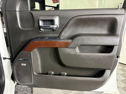 Used 2018 GMC Sierra 1500 SLT AWD/4WD image 41