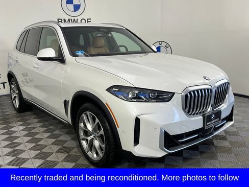 Used 2024 BMW X5 xDrive40i w/ Premium Package AWD/4WD image 1