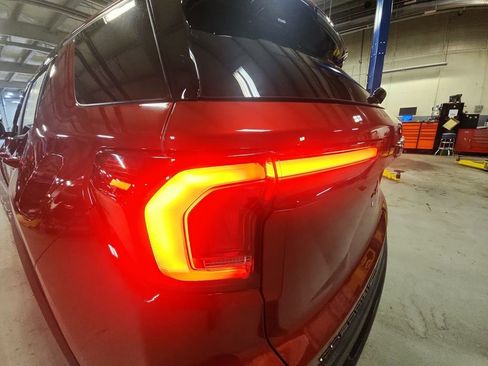 Certified 2025 GMC Terrain Elevation w/ Black Edition AWD/4WD image 31