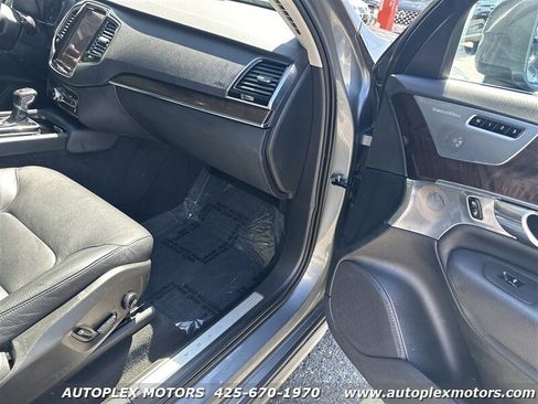 Used 2016 Volvo XC90 T6 Momentum w/ Momentum Plus Package image 10