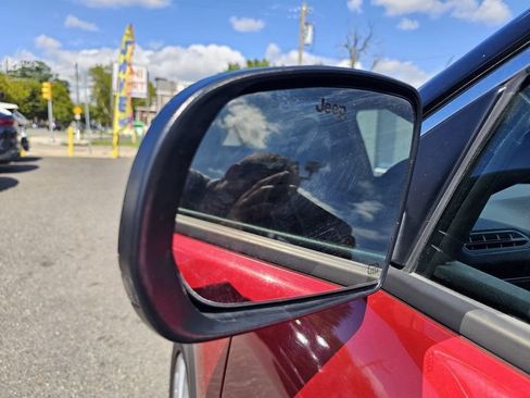 Used 2025 Jeep Compass Limited AWD/4WD image 15