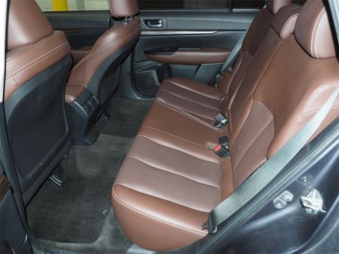 Used 2014 Subaru Outback 2.5i Limited image 8