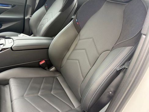 Used 2025 BMW i5 M60 w/ Premium Package image 21
