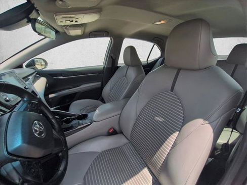 Used 2022 Toyota Camry SE FWD image 14