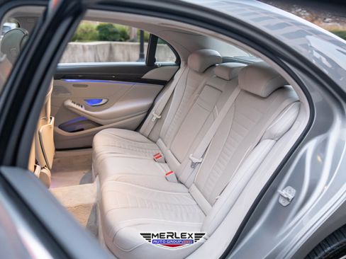 Used 2015 Mercedes-Benz S 550 Sedan w/ Sport Package w/ Sport Package image 20