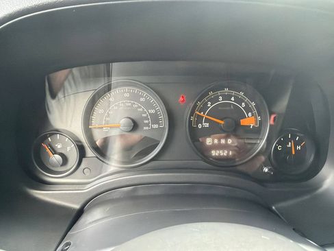 Used 2016 Jeep Patriot Latitude AWD/4WD image 24