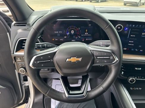 Used 2025 Chevrolet Tahoe High Country AWD/4WD image 15