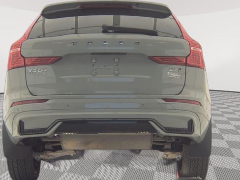Used 2024 Volvo XC60 B5 Plus w/ Protection Package Premier AWD/4WD image 16