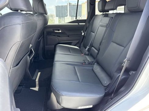 Used 2024 Lexus GX 550 w/ Accessory Package (31) AWD/4WD image 23