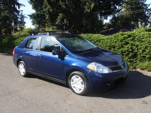 Used 2011 Nissan Versa 1.8 S w/ Plus Pkg FWD image 2