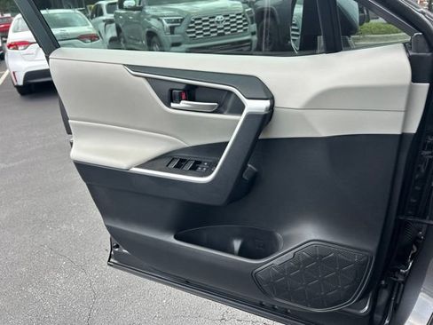 Used 2025 Toyota RAV4 XLE w/ Convenience Package FWD image 32