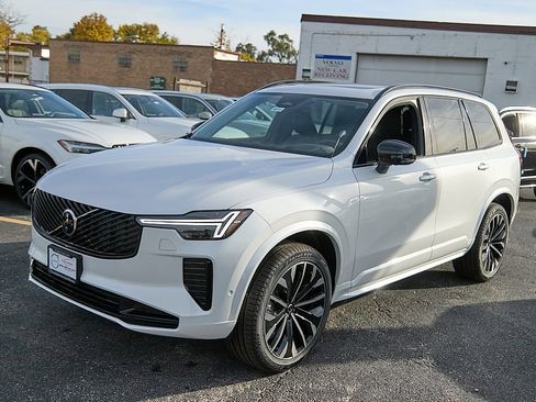 New 2026 Volvo XC90 B6 Ultra w/ Lounge Package image 6