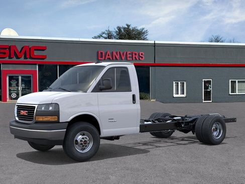 New 2025 GMC Savana 4500 w/ Power Convenience Package image 23