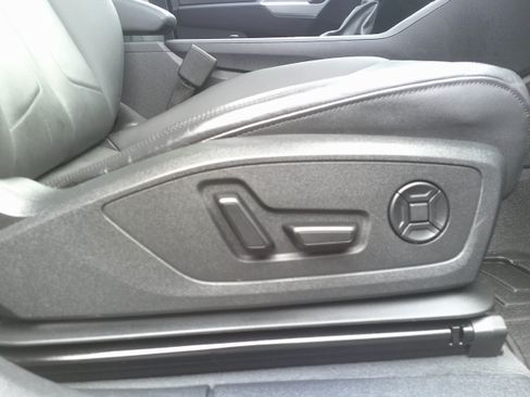Used 2025 Audi Q3 2.0T Premium AWD/4WD image 29
